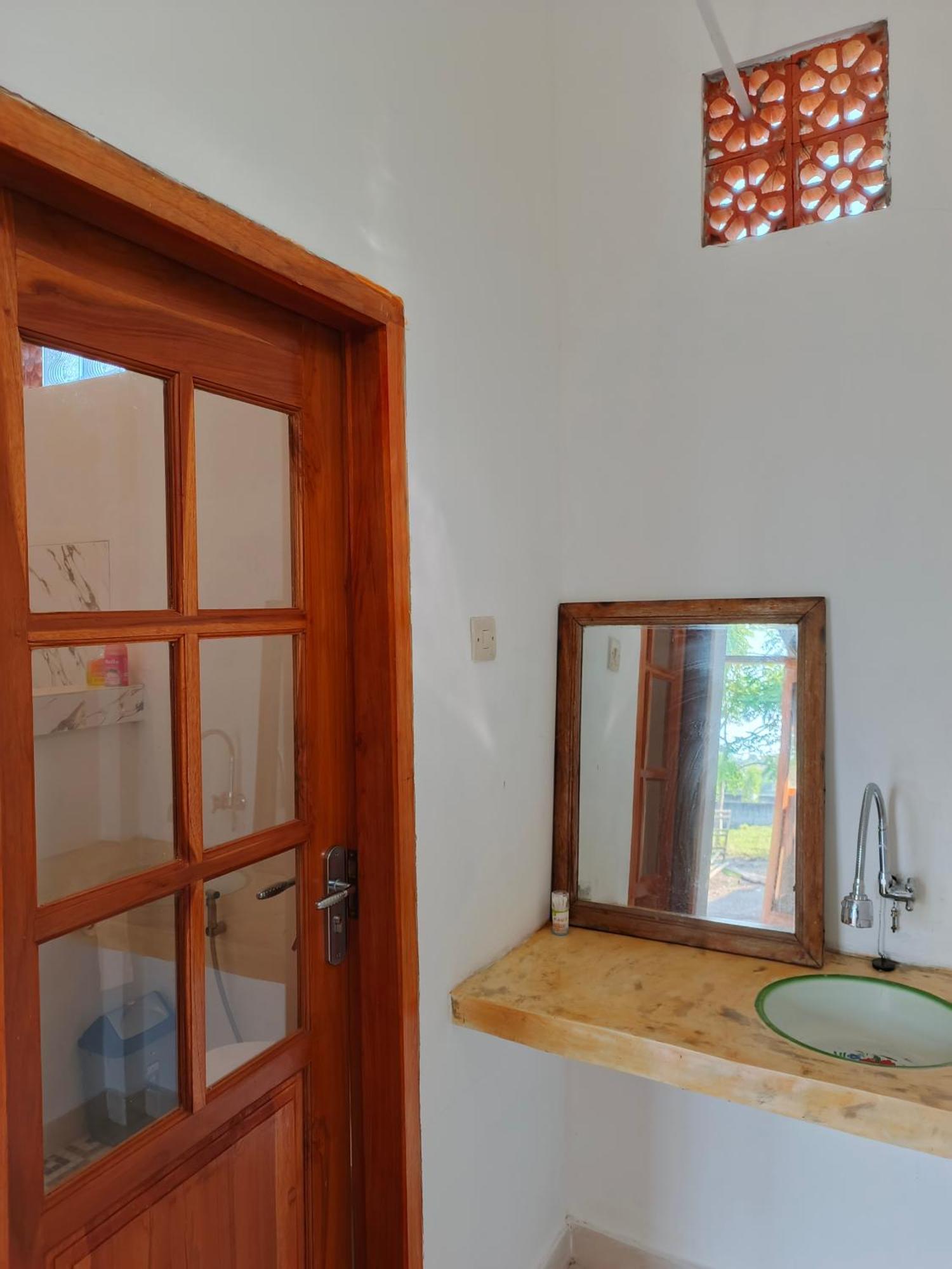 Friend House Stay & Surf Airsatang Экстерьер фото