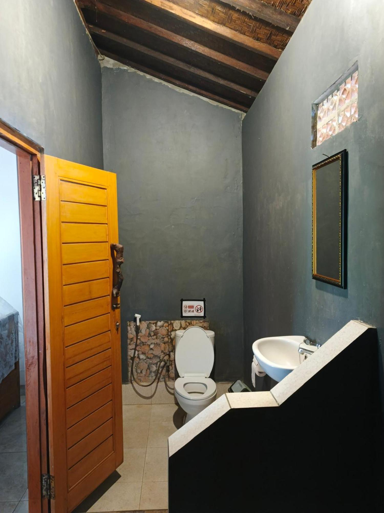 Friend House Stay & Surf Airsatang Экстерьер фото