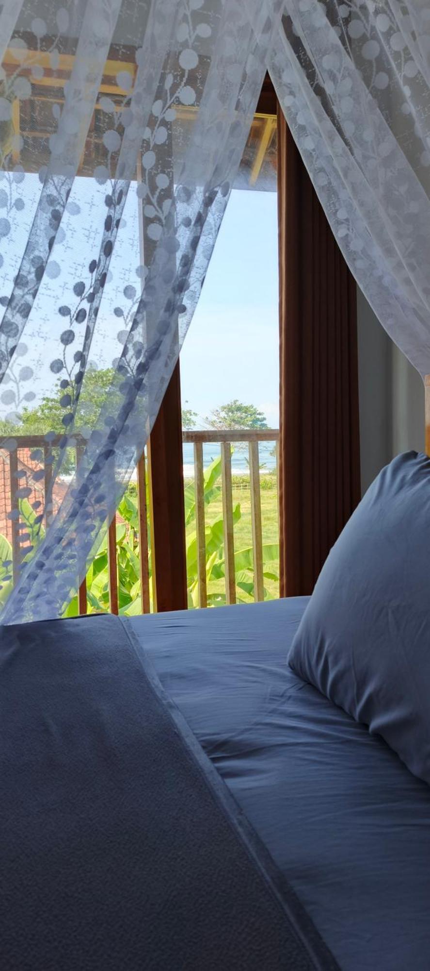 Friend House Stay & Surf Airsatang Экстерьер фото