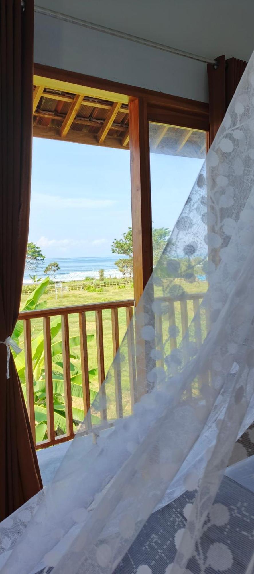 Friend House Stay & Surf Airsatang Экстерьер фото