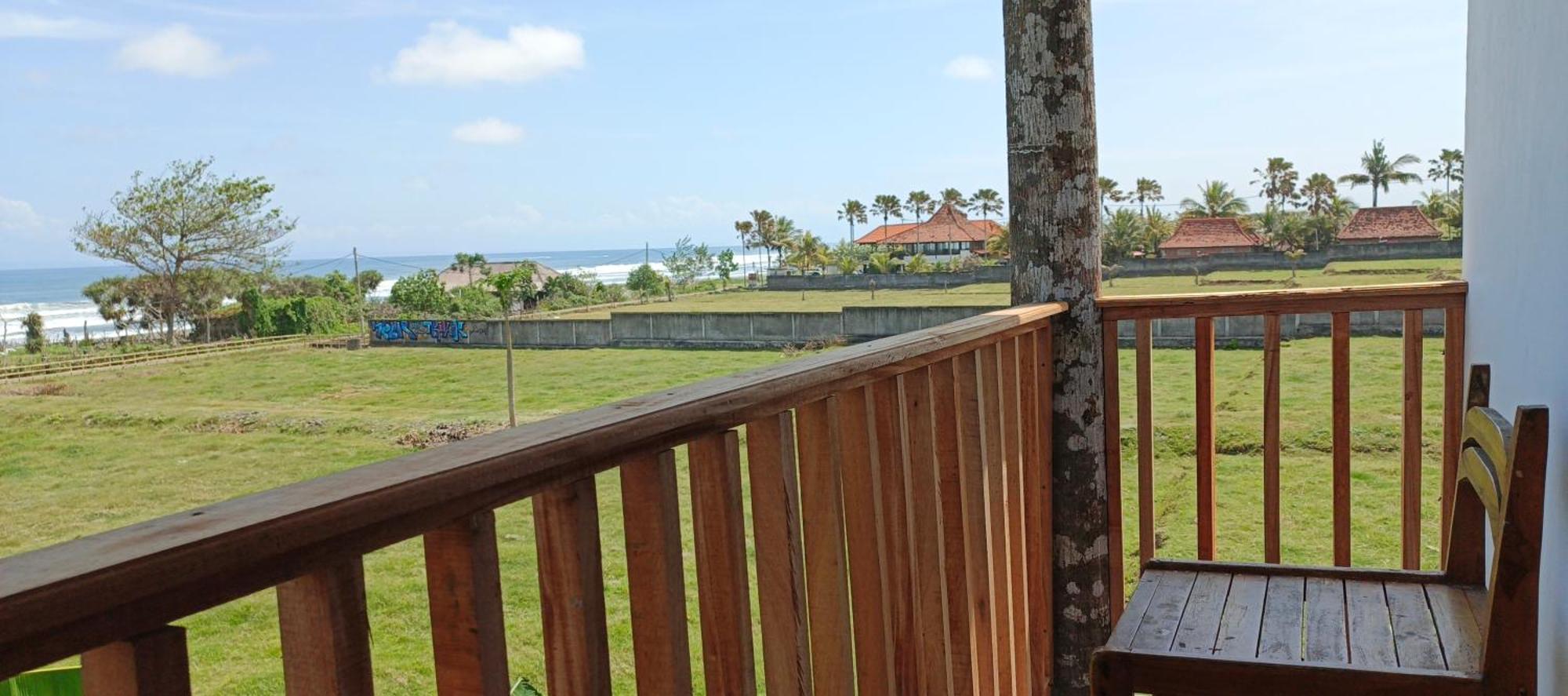 Friend House Stay & Surf Airsatang Экстерьер фото
